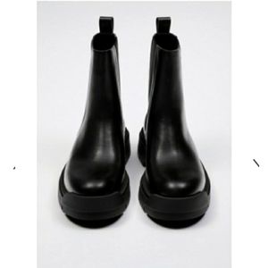 *Last Chance!* ZARA Cheslea Boots!